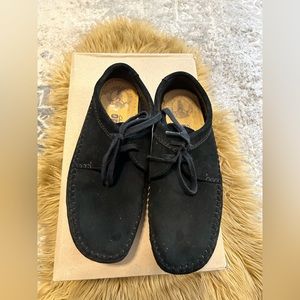 Clarks size 9. Black. Suede. Wallabee.